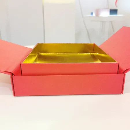 Scatola cioccolatini, confetti, dolce, macarons, bon bon, San Valentino