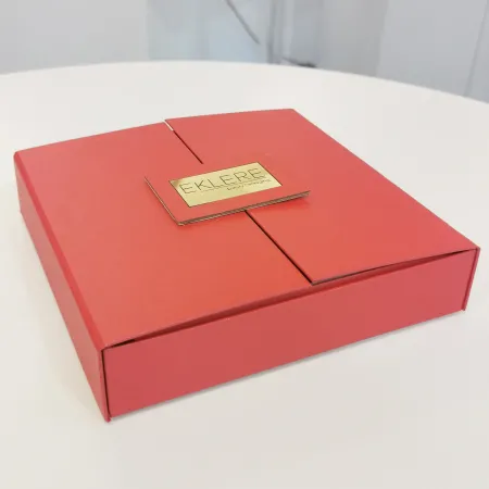 Scatola cioccolatini, confetti, dolce, macarons, bon bon, San Valentino 2