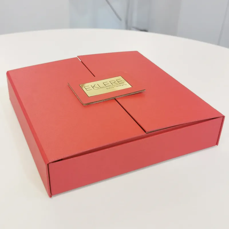 Scatola cioccolatini, confetti, dolce, macarons, bon bon, San Valentino