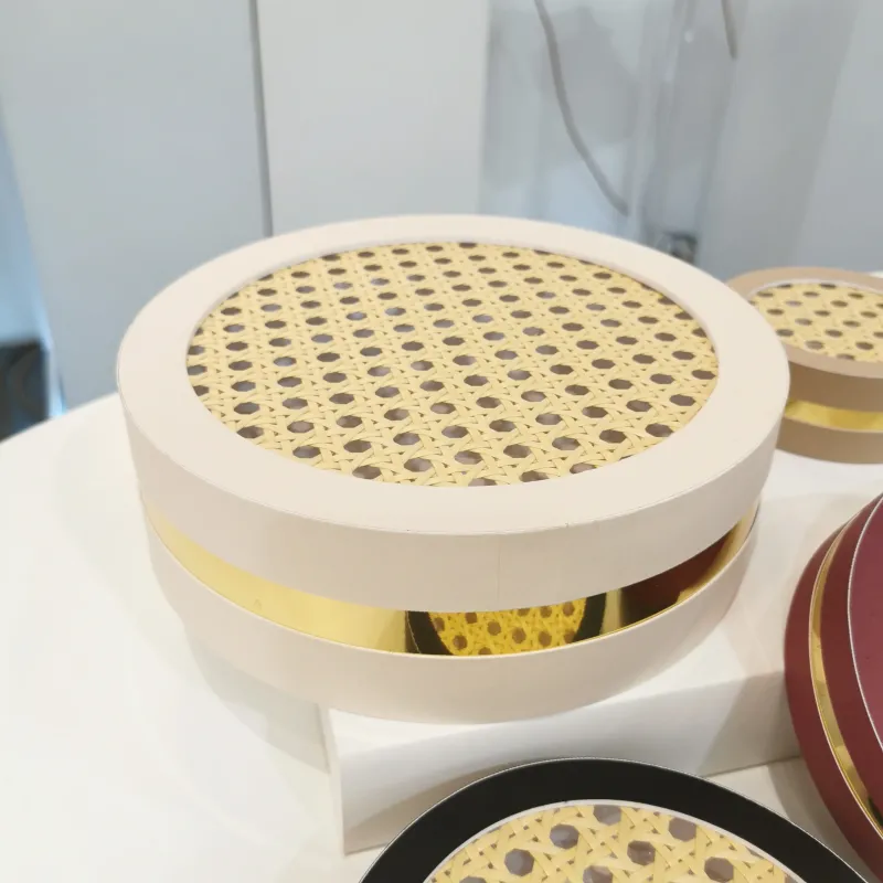 Scatola romantica con dettaglio in paglia di Vienna per dolce, torta, crostata, monoporzione, porta paste