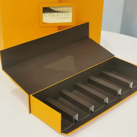 SCATOLA LUXURY CIOCCOLATINI, PRALINE, BARRETTE 2