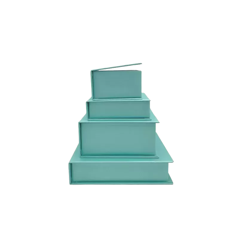 Scatola a libro rivestita in carta perlata, misure 70x70x40mm