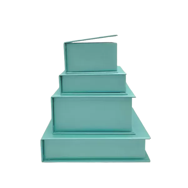 Scatola a libro rivestita in carta perlata, misure 70x70x40mm