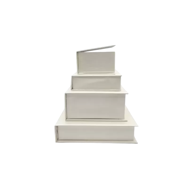 Scatola a libro rivestita in carta perlata, misure 70x70x40mm