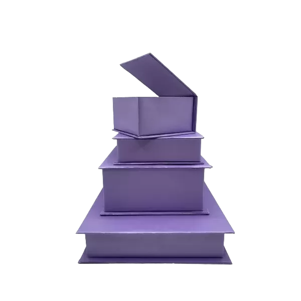 Scatola a libro rivestita in carta perlata, misure 145x145x30mm circa