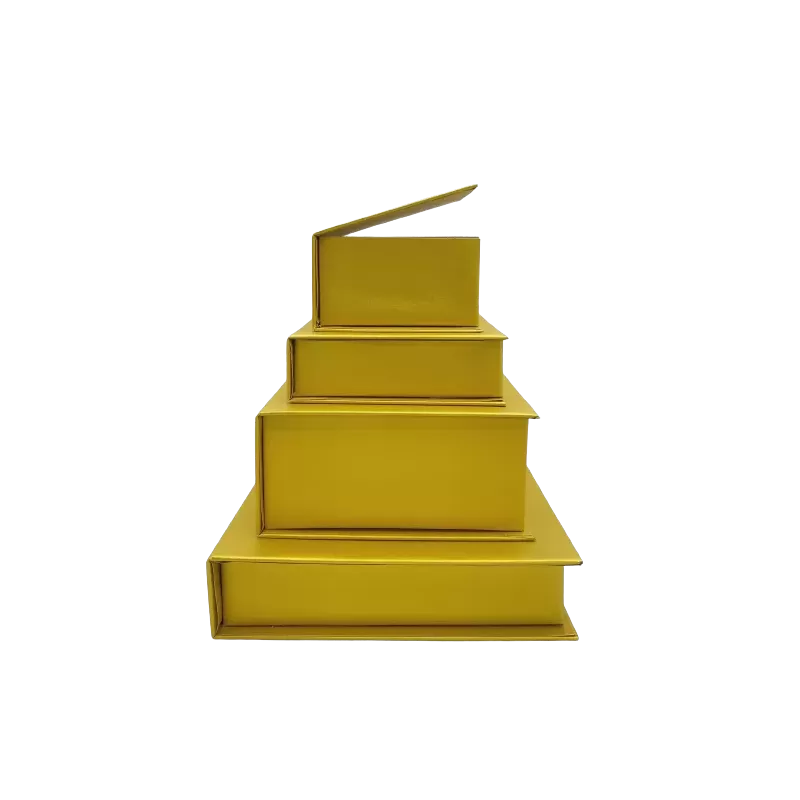 Scatola a libro rivestita in carta perlata, misure 145x145x30mm circa