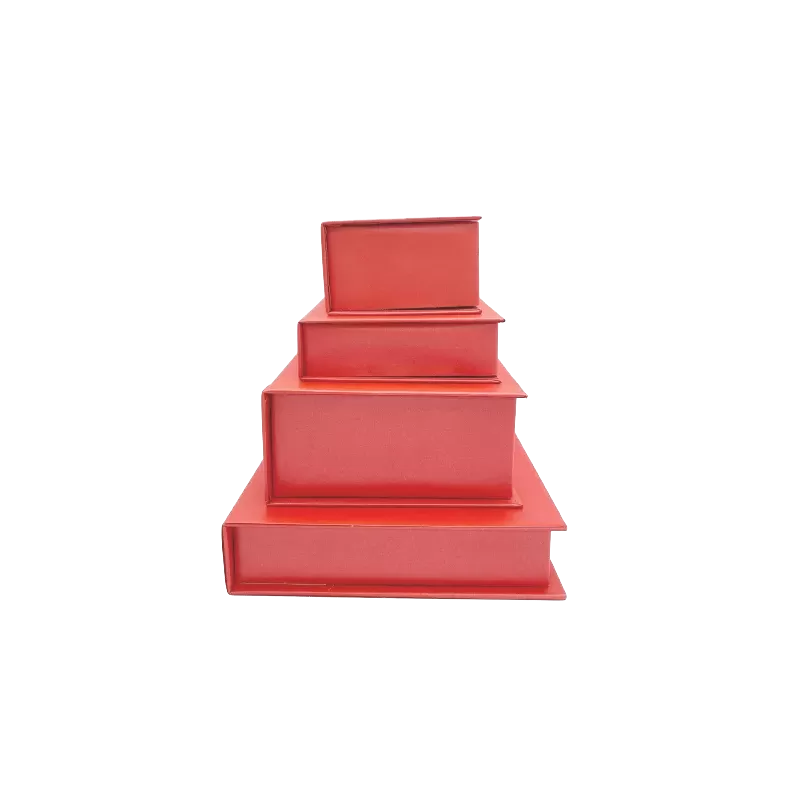 Scatola a libro rivestita in carta perlata, misure 145x145x30mm circa