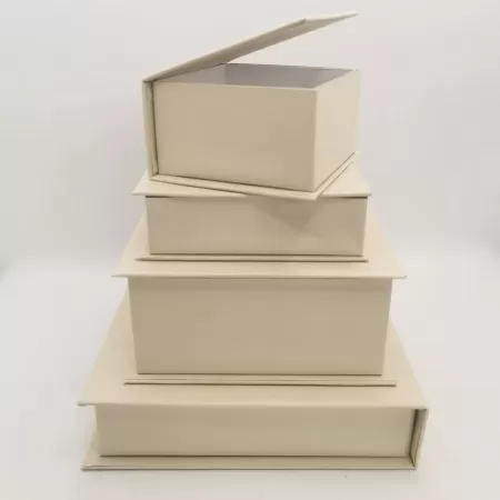 Scatola a libro in velluto, 70x70x40 mm