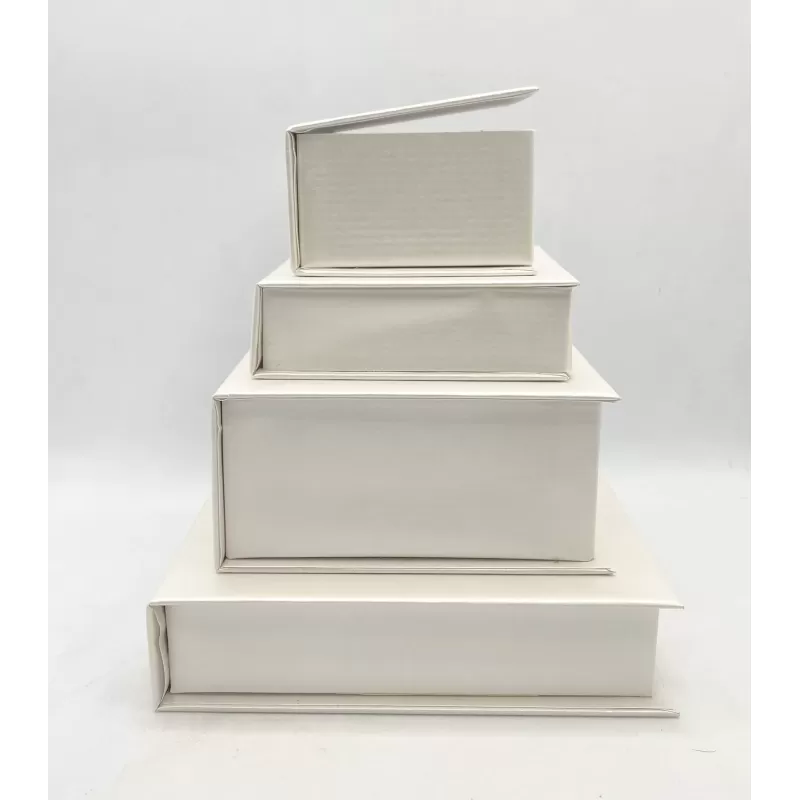 Scatola a libro in velluto, 145x145x30 mm