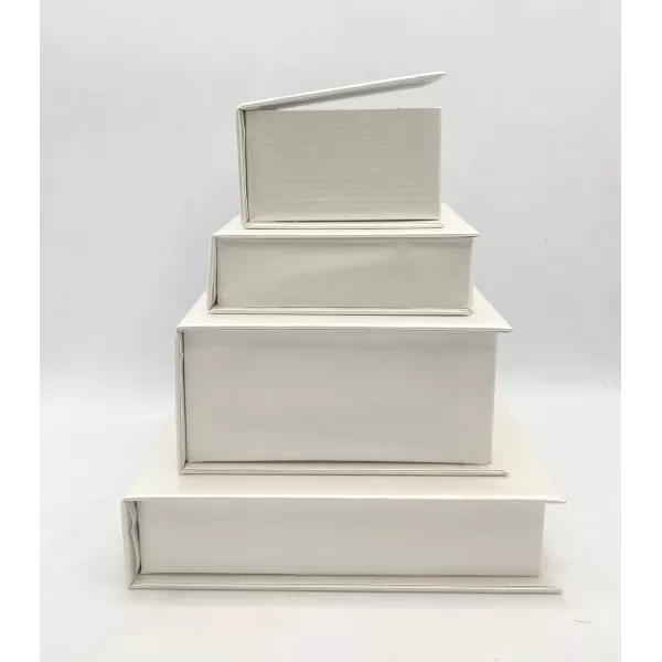 Scatola a libro in velluto, 145x145x30 mm