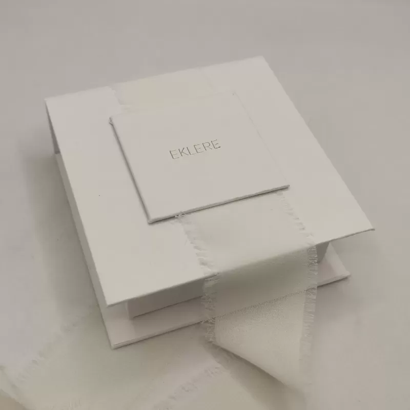 Scatola a libro, degustazione confetti, bon bon, praline, marshmallow, ecc