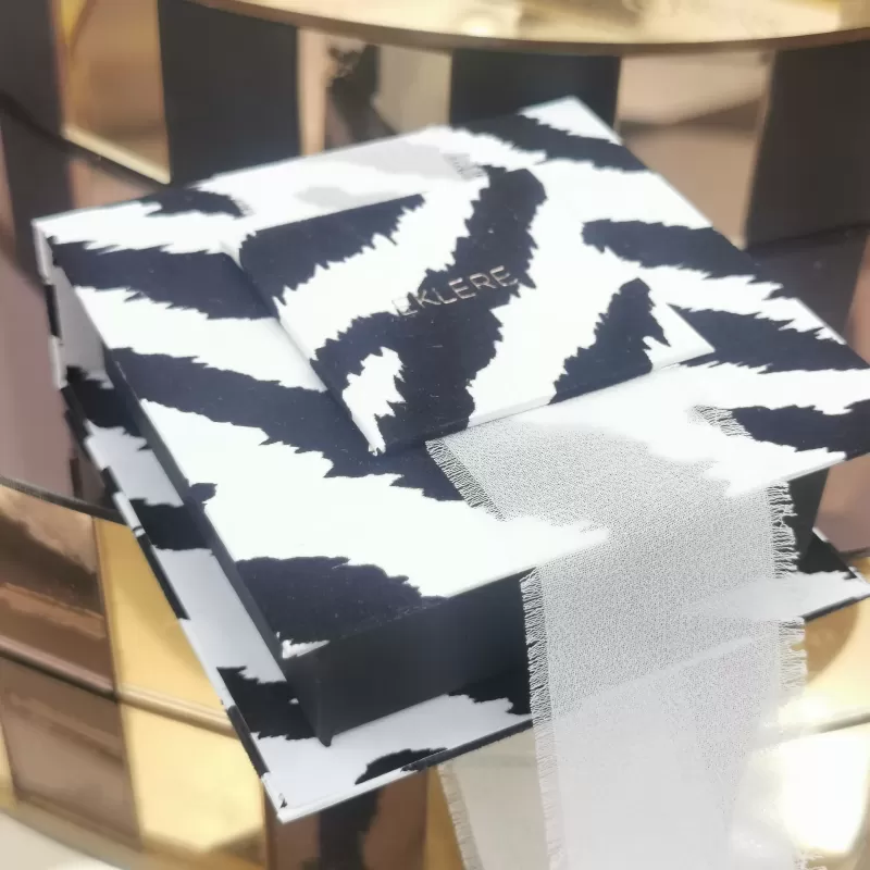 Scatola a libro, degustazione confetti, bon bon, praline, marshmallow, ecc