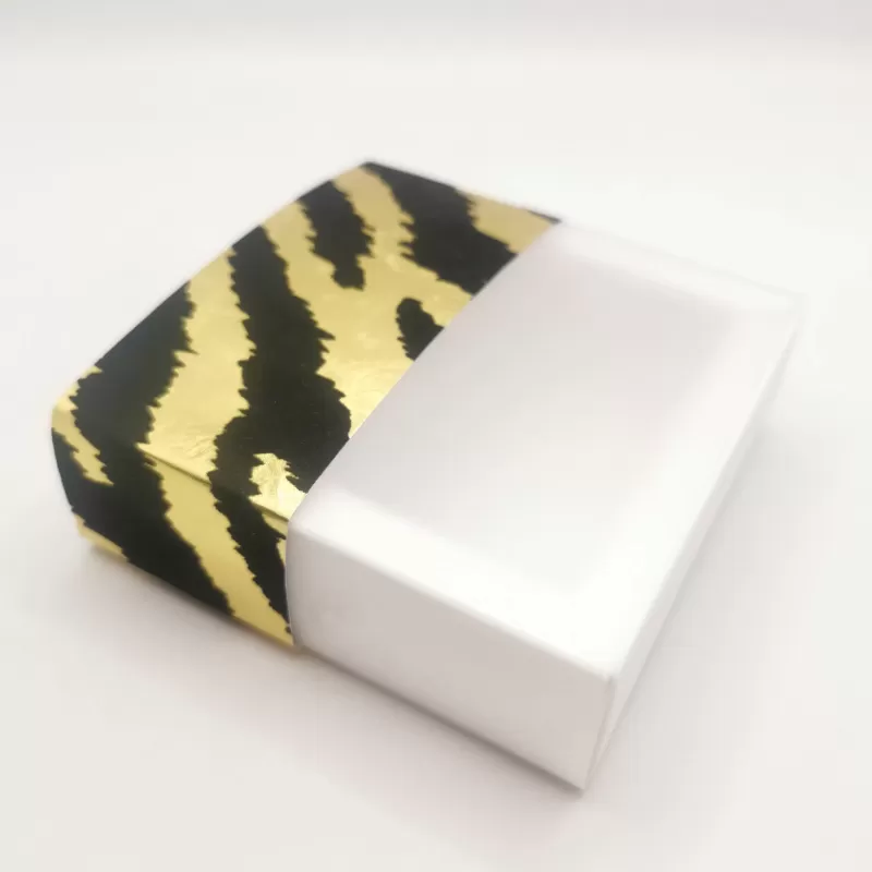 Scatola degustazione a fiammifero confetti, cioccolato, praline, marshmallow